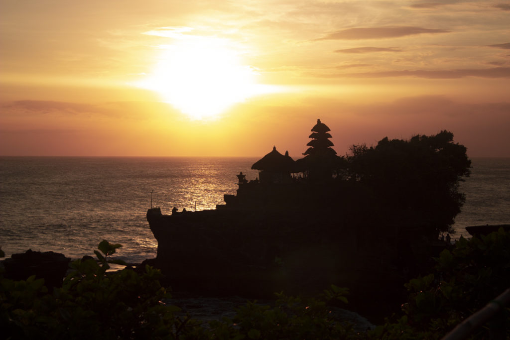tramonto a tanah lot