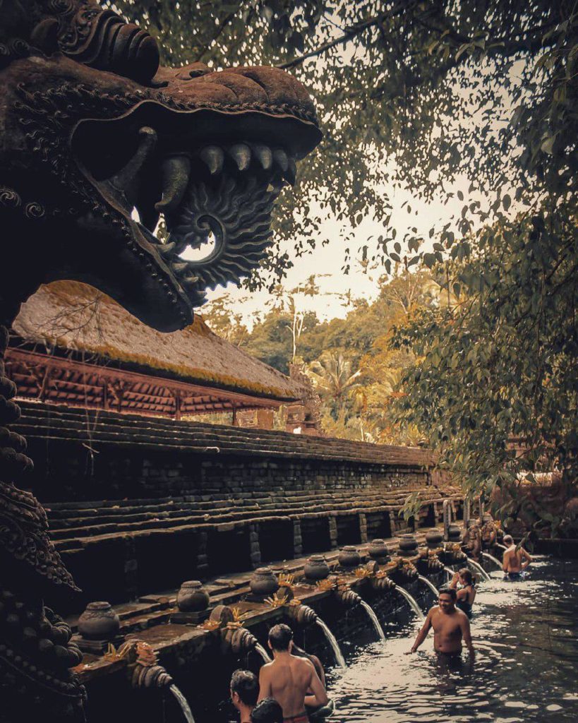 Vasca della purificazione a Tirta Empul