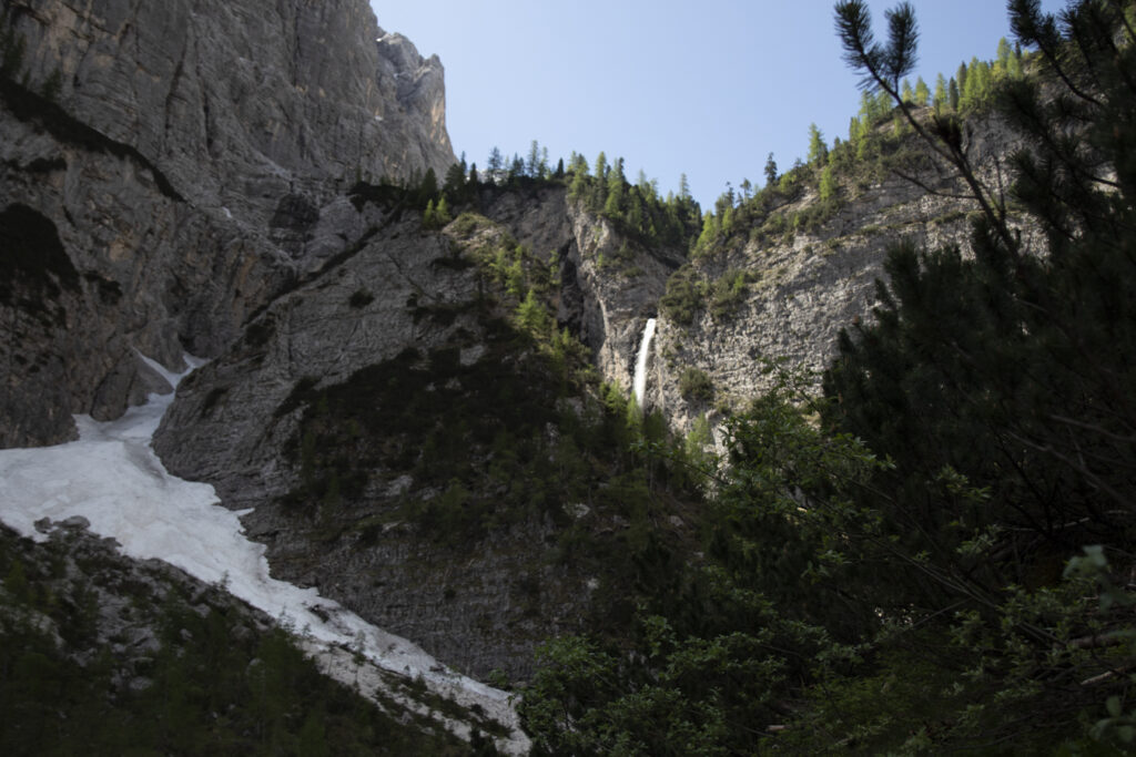 come raggiungere il lago di sorapis: la cascata