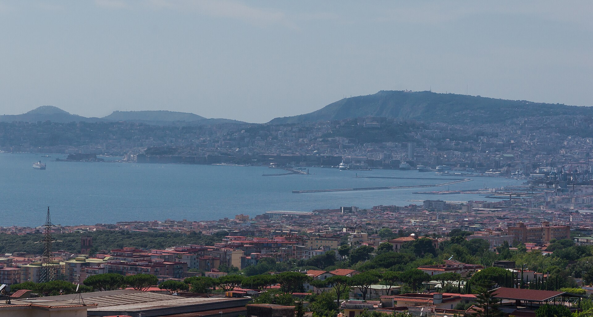 Il golfo di Napoli visto dal Vesuvio
